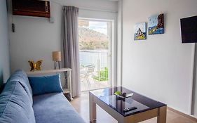 Akrotopi Apartments & Studios